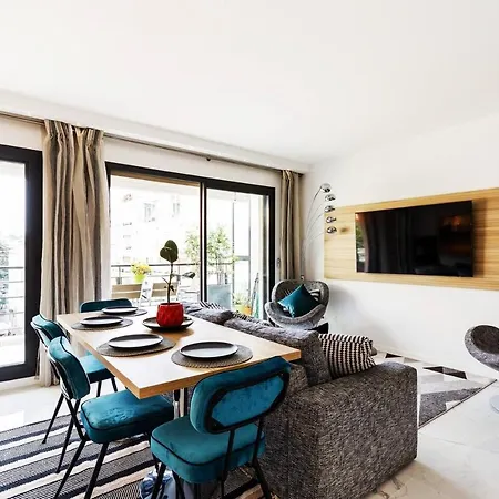 Διαμέρισμα 2/3 Pieces Plein Centre 200 M De La Plage +parking Κάννες